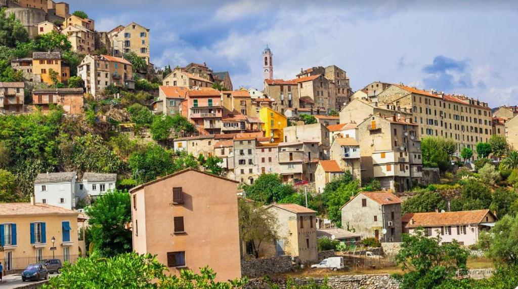 Nespecifikovaný výhled na destinaci Corte nebo výhled na město při pohledu z apartmánu