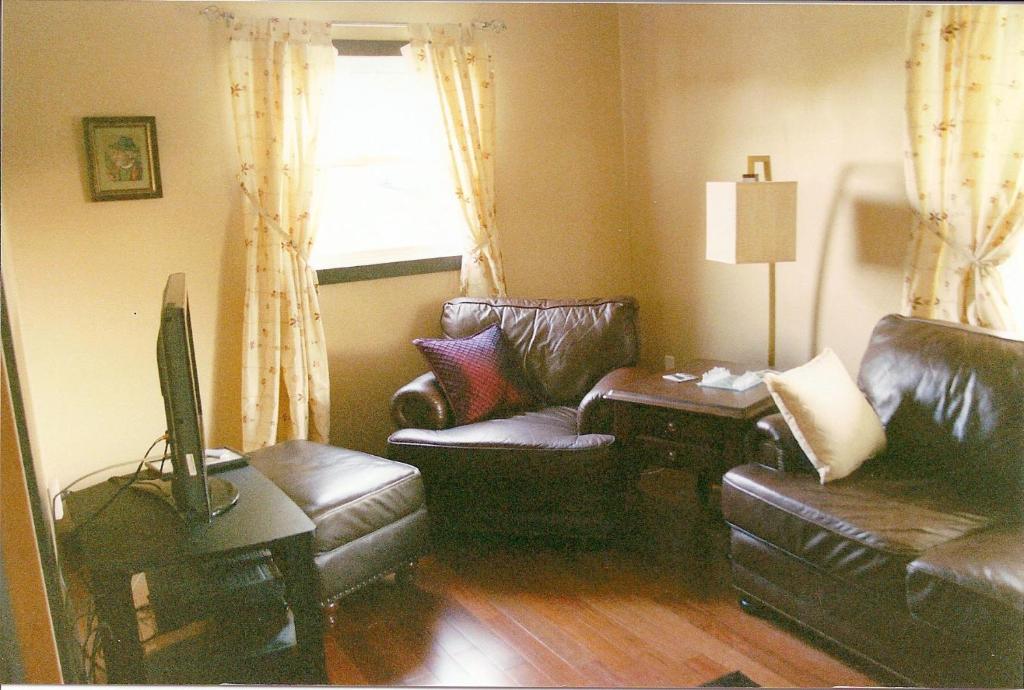 Linden Homestead - Two-Bedroom Cottage