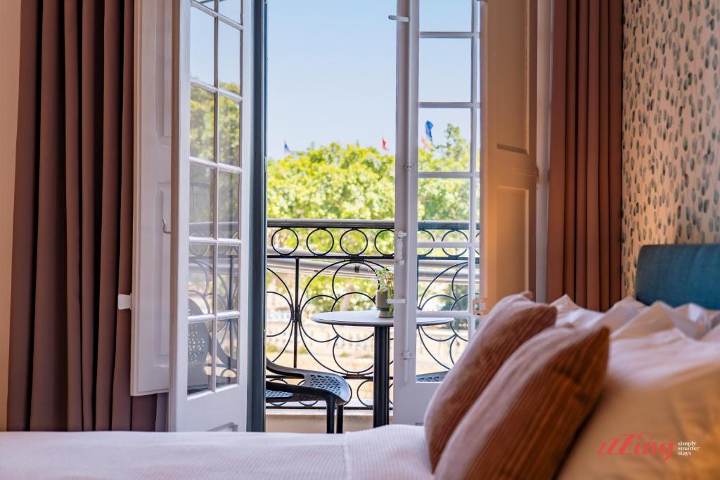 Yolanda Boutique Suites by Zzzing - 14