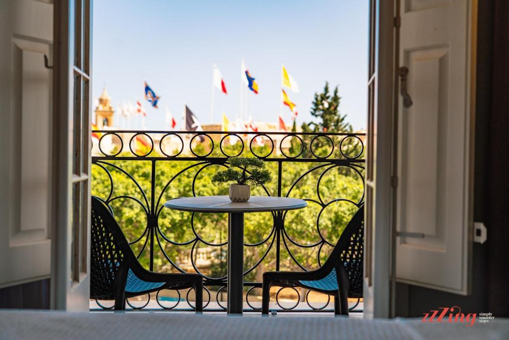 Yolanda Boutique Suites by Zzzing - 12