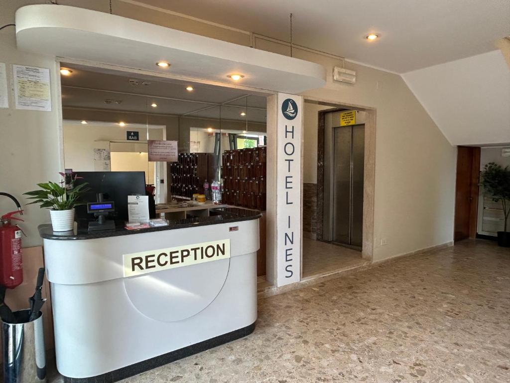 Vstupní hala nebo recepce v ubytování Hotel Ines