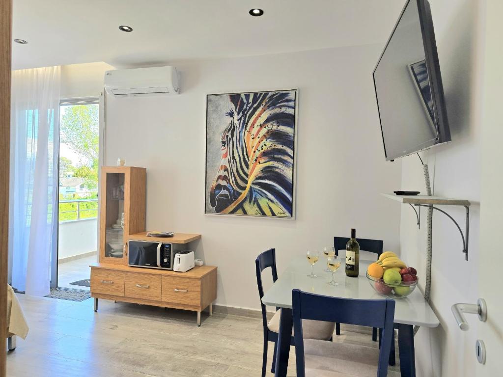 Le Petit Studio 098