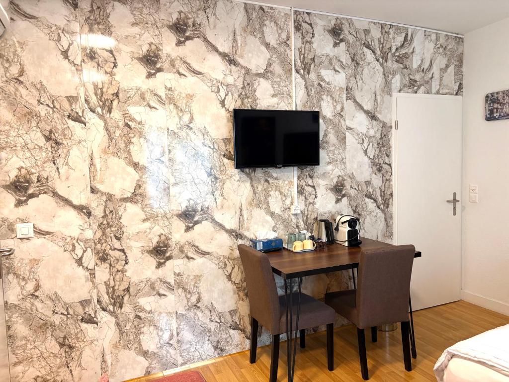 Akomo Bern - Resim 17