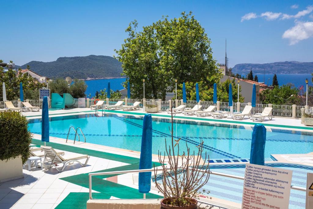 The swimming pool at or close to Hotel Club Phellos