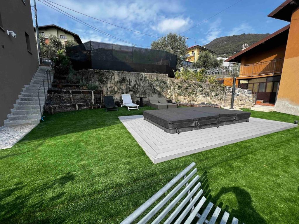 Zahrada ubytování Casa Gina with private pool and lake view