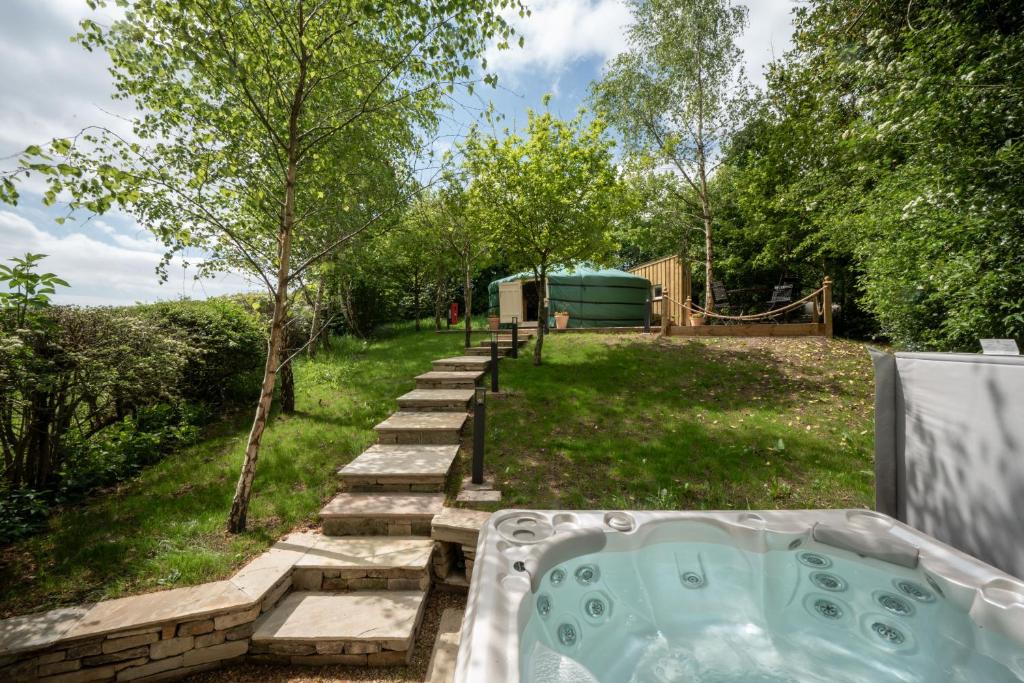 Zahrada ubytování Yurt with Hot Tub near Hartington, Peak District