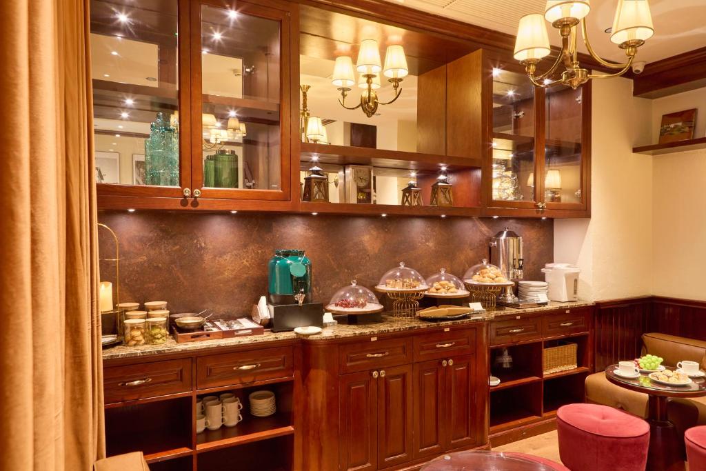 Premium City View Twin, Free Afternoon Tea