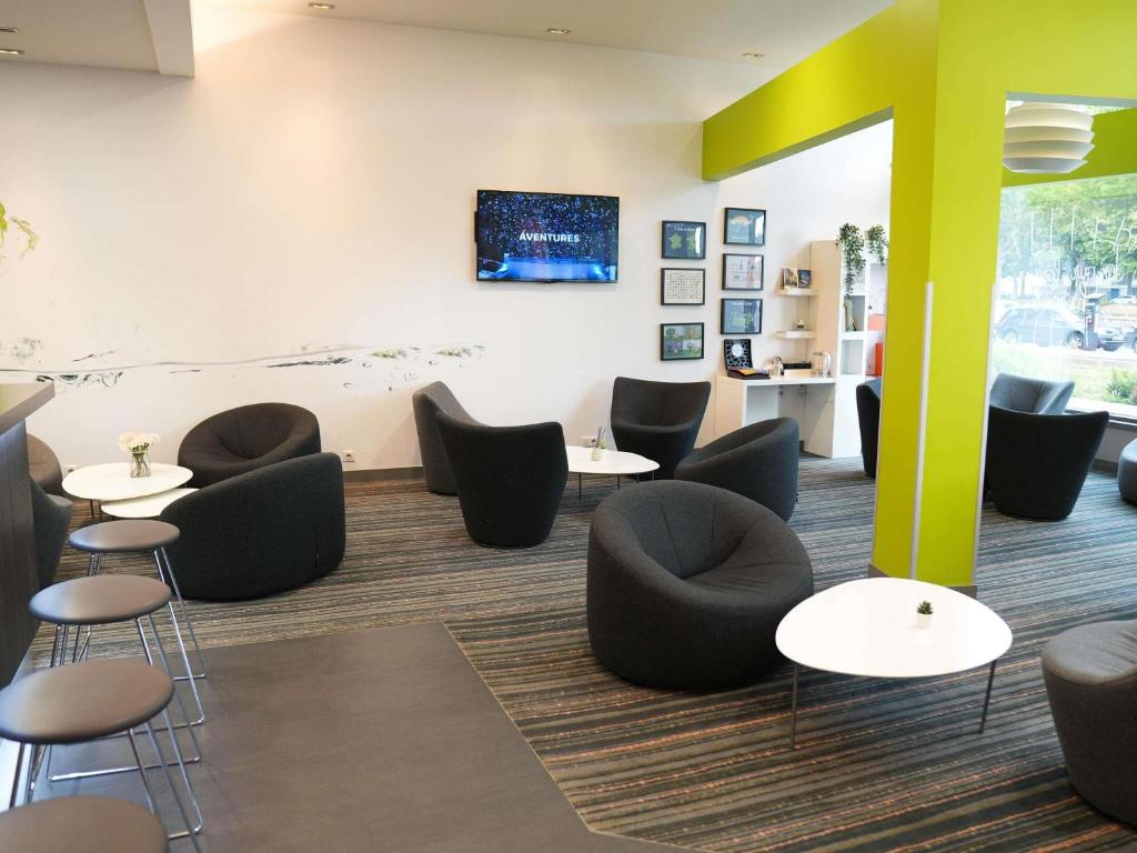 Posezení v ubytování ibis Styles Caen centre gare