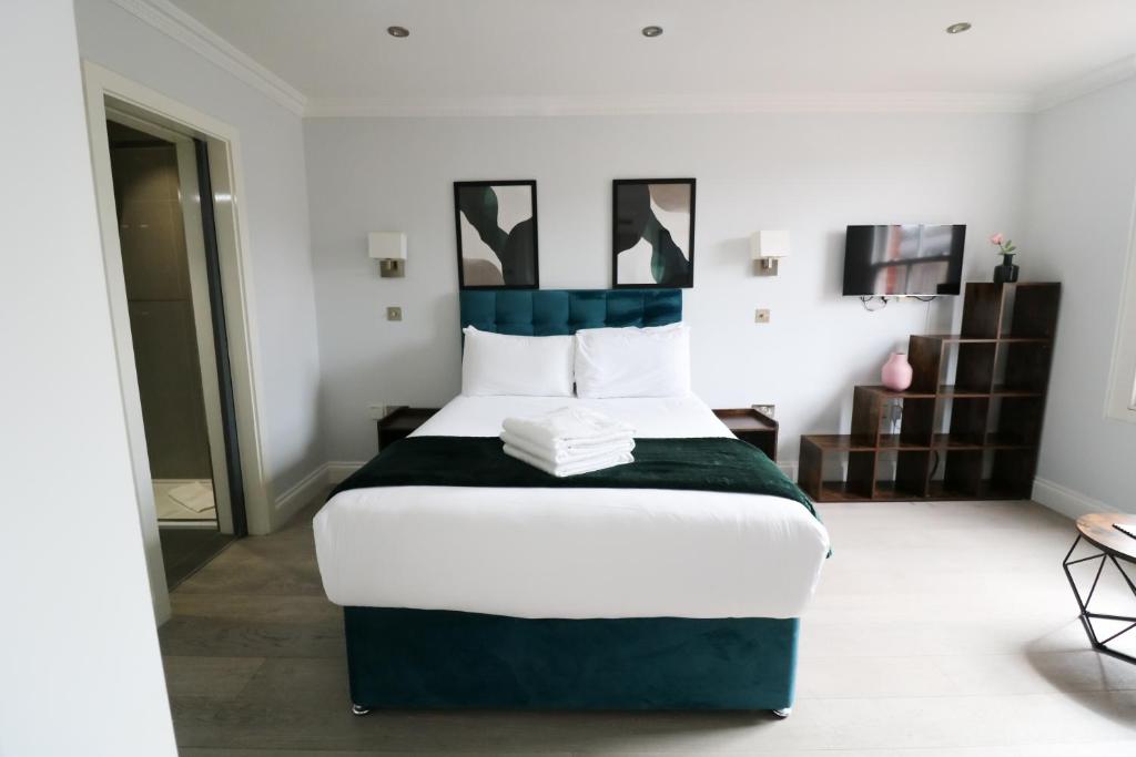 High Street Kensington by Viridian Apartments