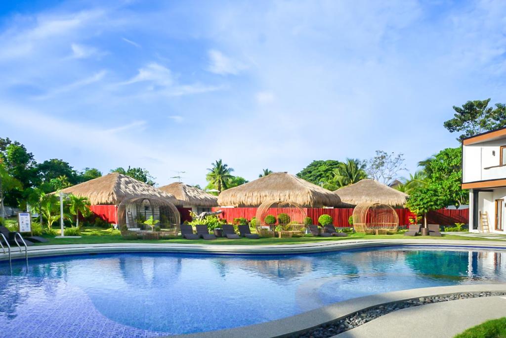 Bazén v ubytování Secret Garden Resort & Villas Panglao Island nebo v jeho okolí