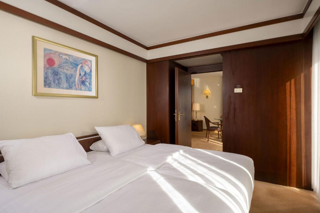 Maritim Hotel Köln - Junior Suite With Balcony