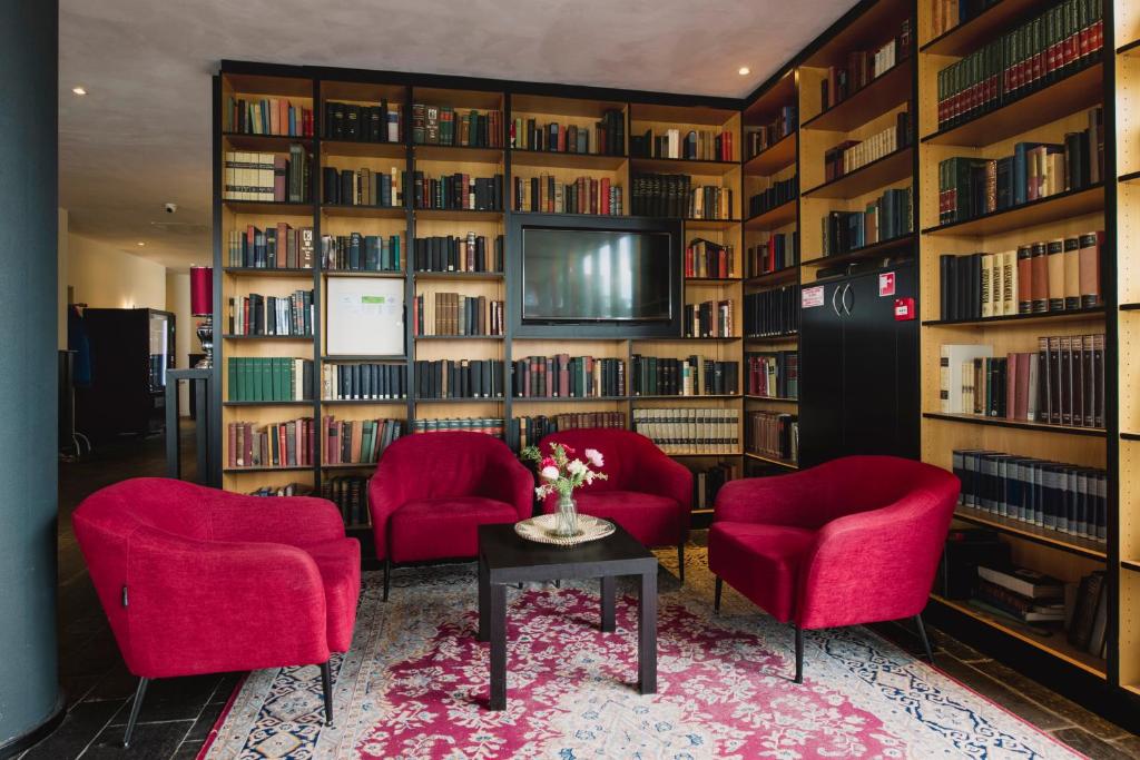 Predel za sedenje v nastanitvi Bastion Hotel Zoetermeer