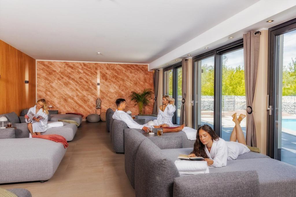Hosté ubytování Bernstein Acamed Resort