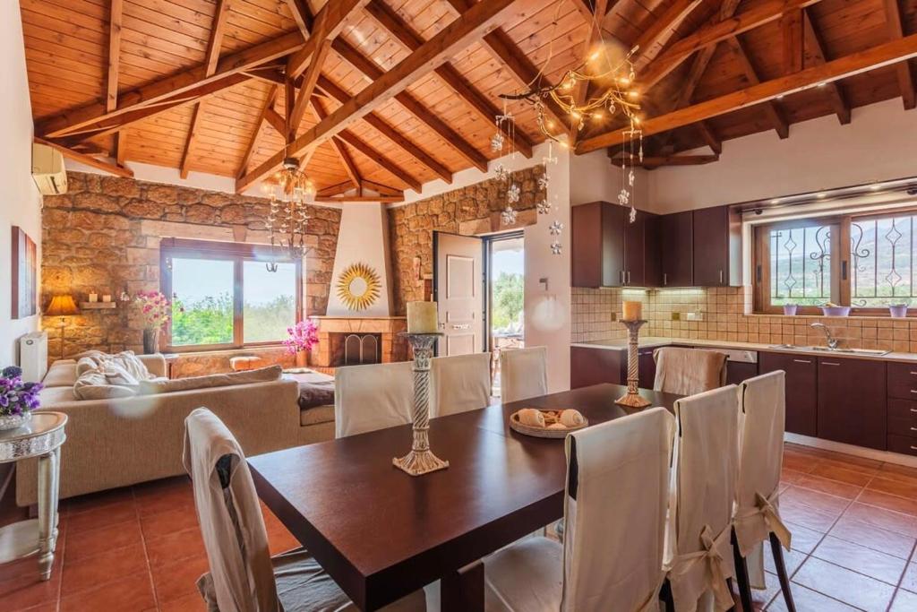 Fotografie z fotogalerie ubytování Mani's Aura Seaside-Spacious Summer Retreat v destinaci Kotrónion