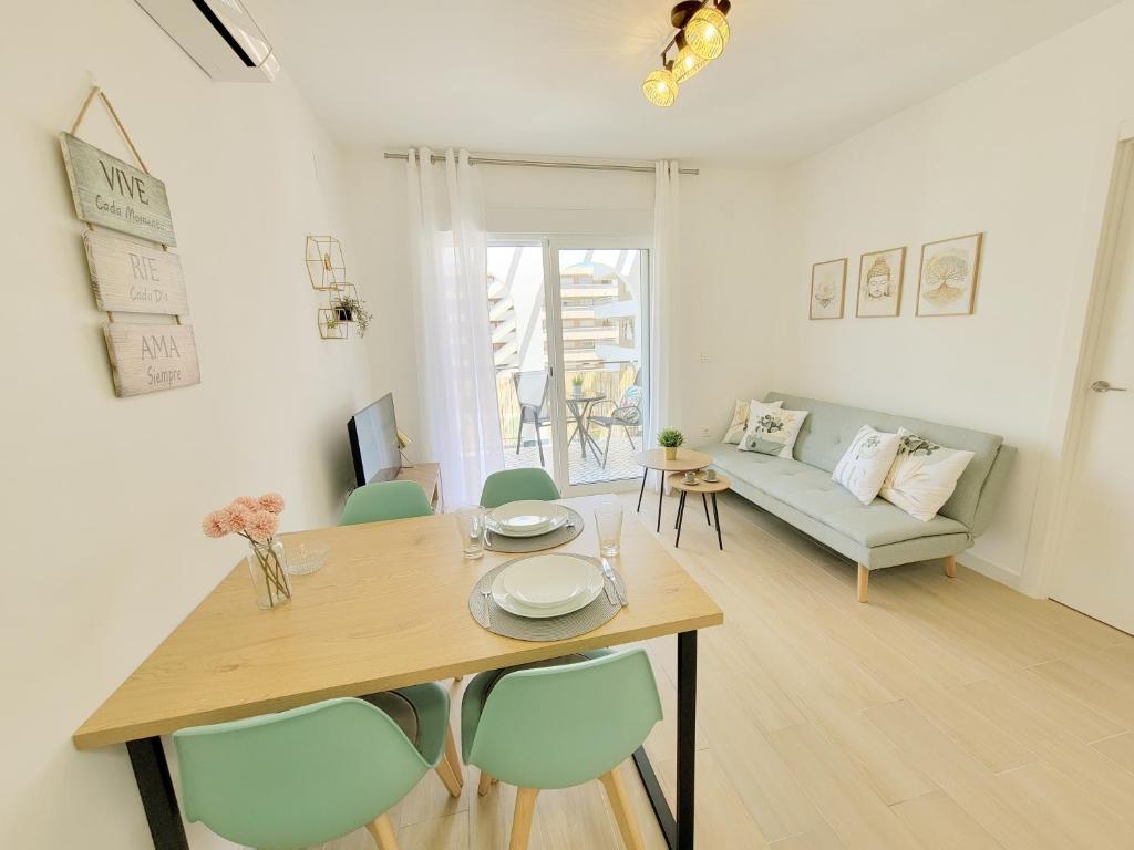 Χώρος καθιστικού στο Aguamarina apartment - Relax by the sea