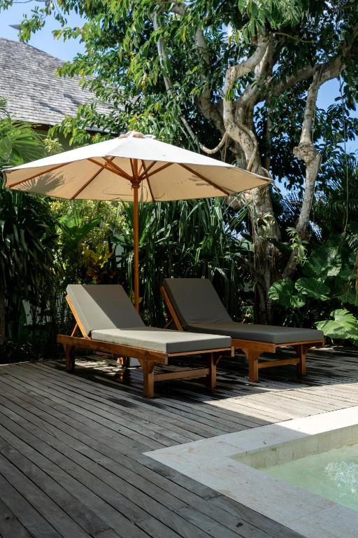 Mona Boutique Villas & Spaの敷地内または近くにあるプール