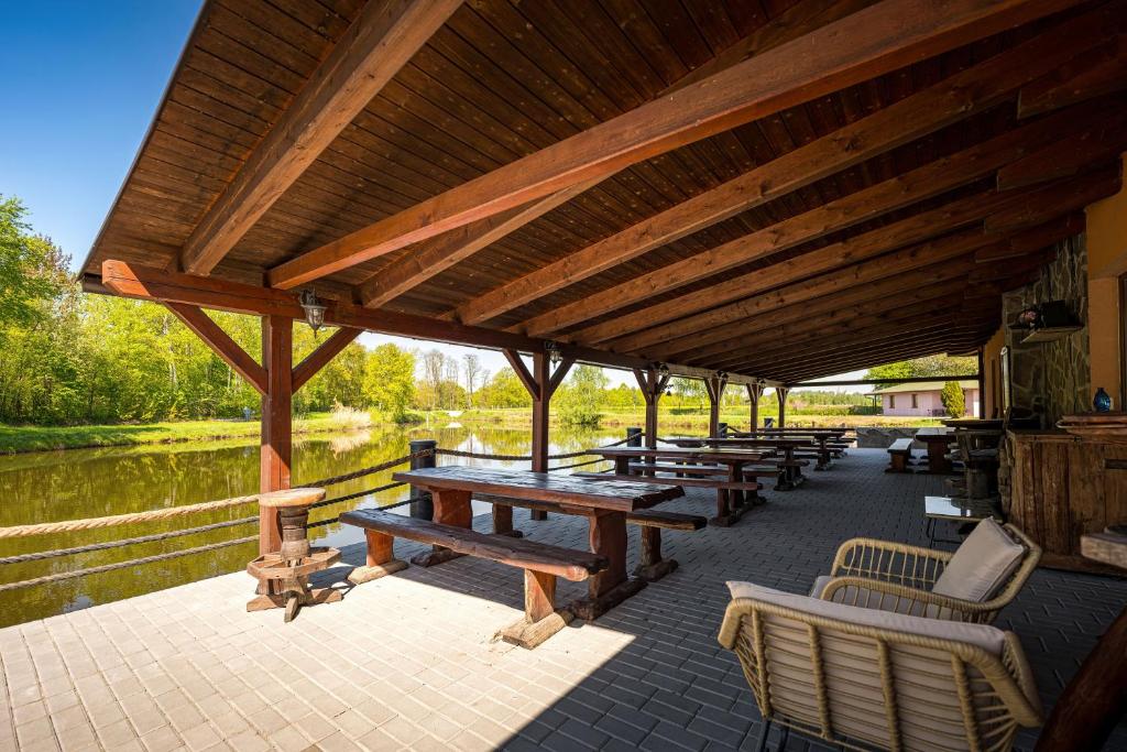 Výhled na řeku, která protéká v blízkosti apartmánu