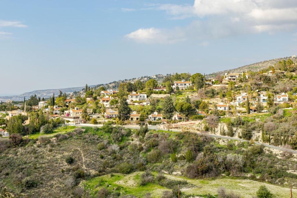 Panoramic Views in Peaceful Tala