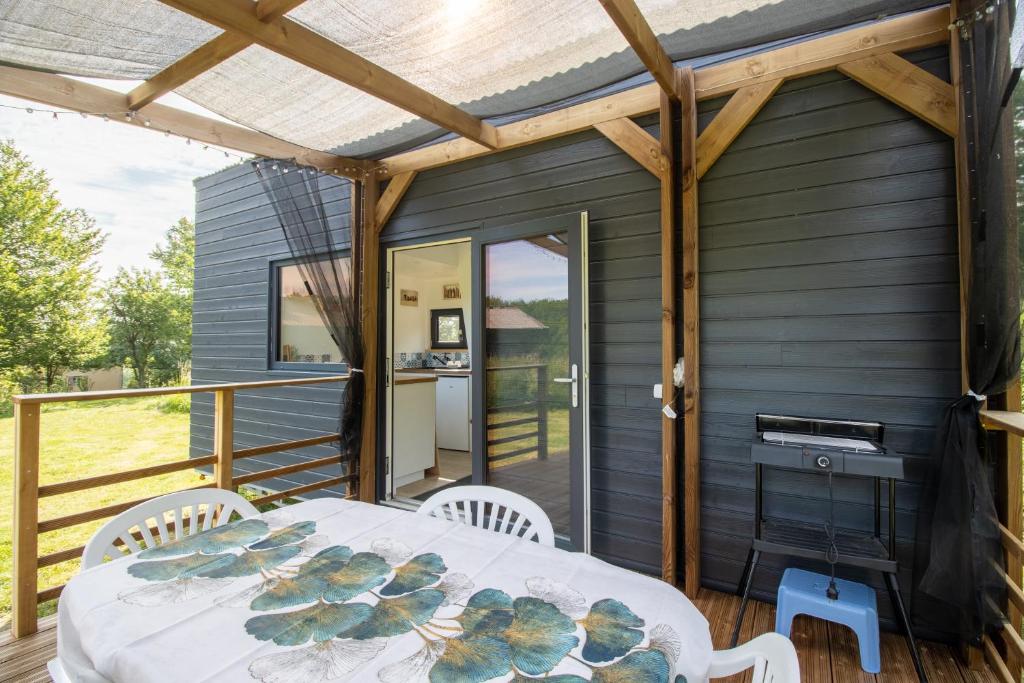 Balkón nebo terasa v ubytování Tiny House