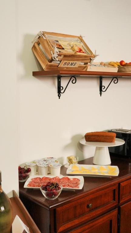 Jedlo v ubytovaní bed & breakfast alebo blízkom okolí