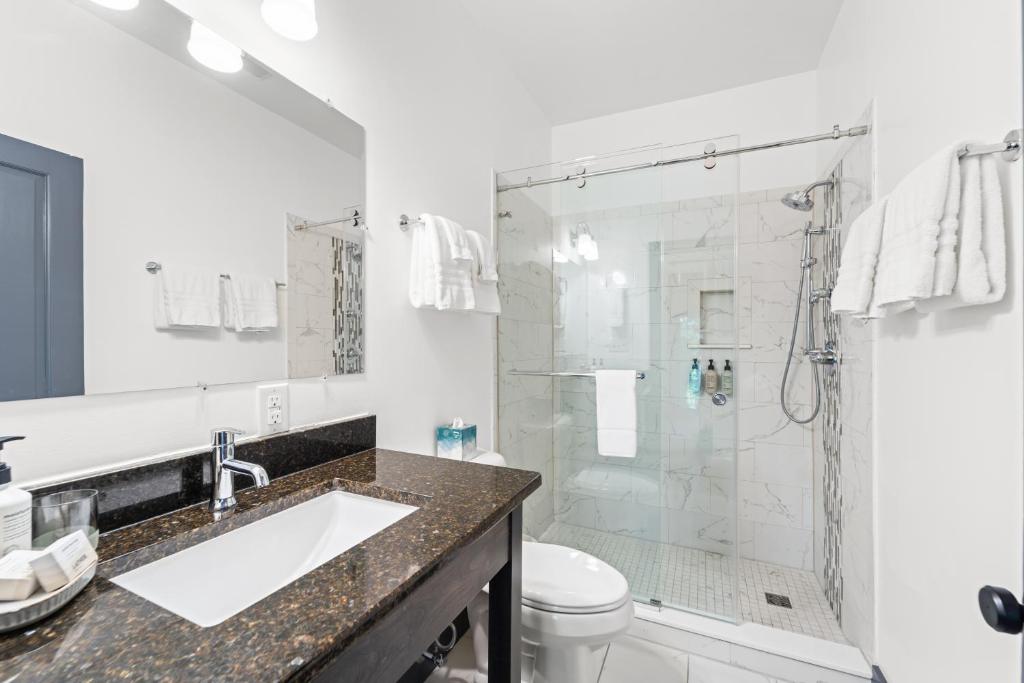 Iris Inn and Cabins - Quarto King Com Vista Jardim