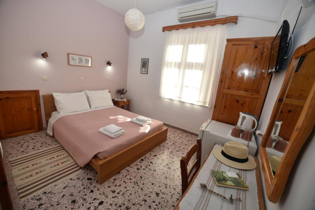 Evanthia Toroz Rooms & Studios - 3