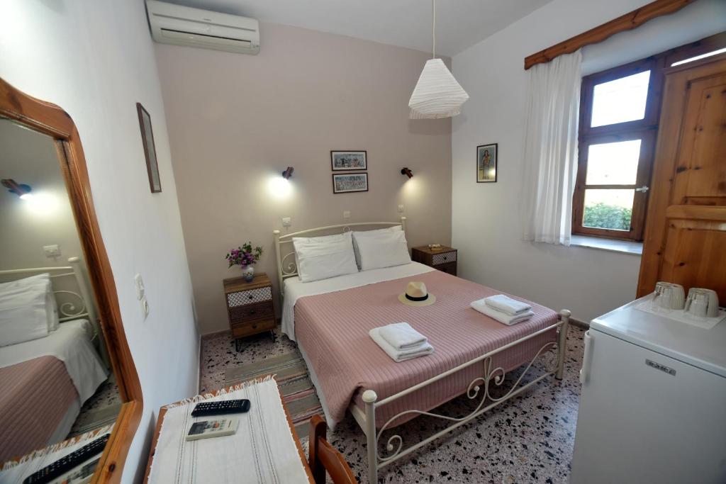 Evanthia Toroz Rooms & Studios - 1