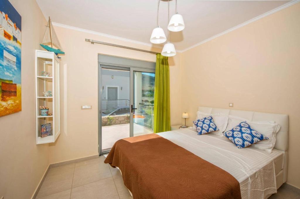 Posteľ alebo postele v izbe v ubytovaní Villa Rodos Artemis by Villa Plus