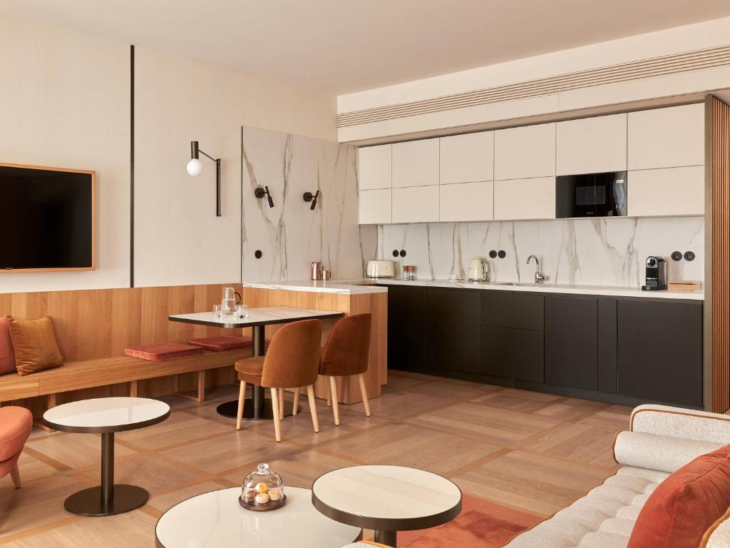 The Julius Prague - Resim 40