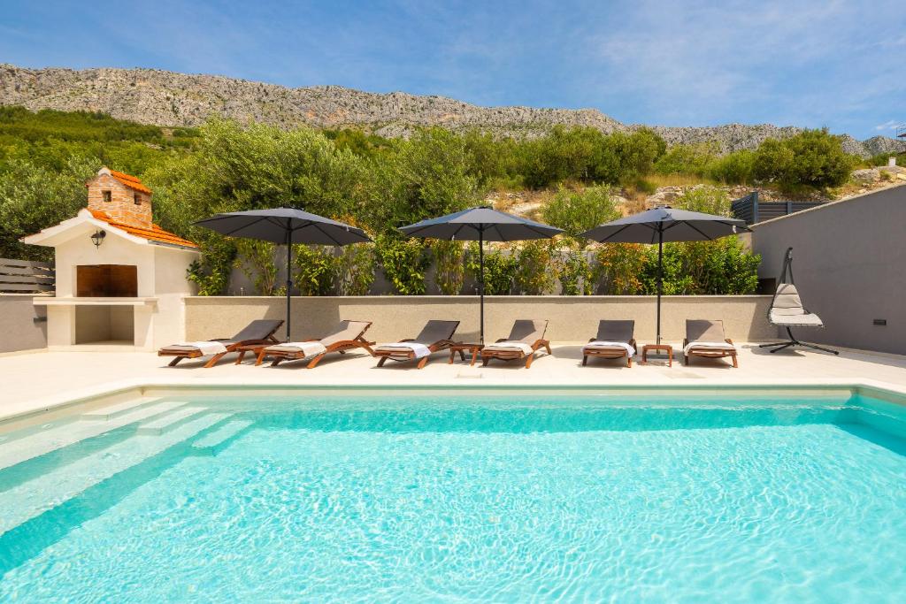 Luxury Apartment Lorena - Private Heated Pool -