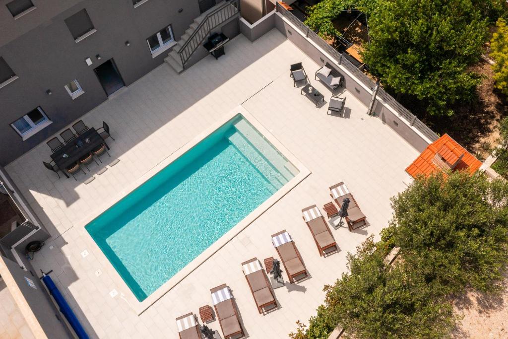 Bazén v ubytování Luxury Apartment Lorena - Private Heated Pool - nebo v jeho okolí