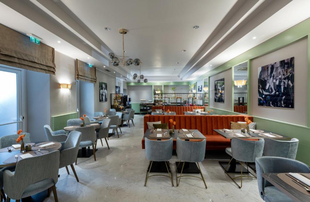 Posezení v ubytování Leonardo Boutique Hotel Rome Monti
