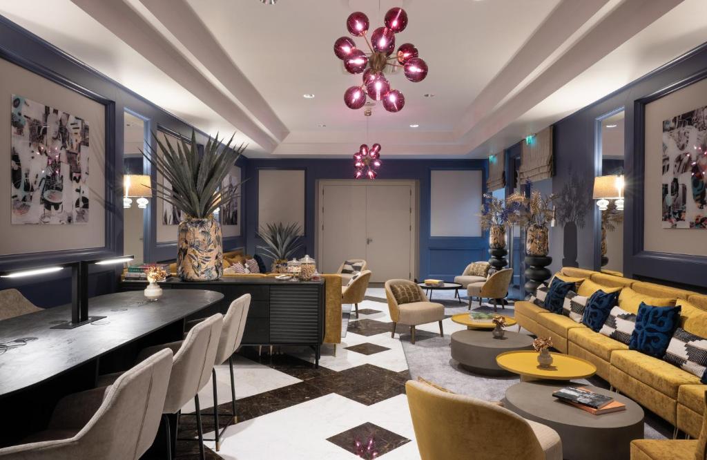 Posezení v ubytování Leonardo Boutique Hotel Rome Monti