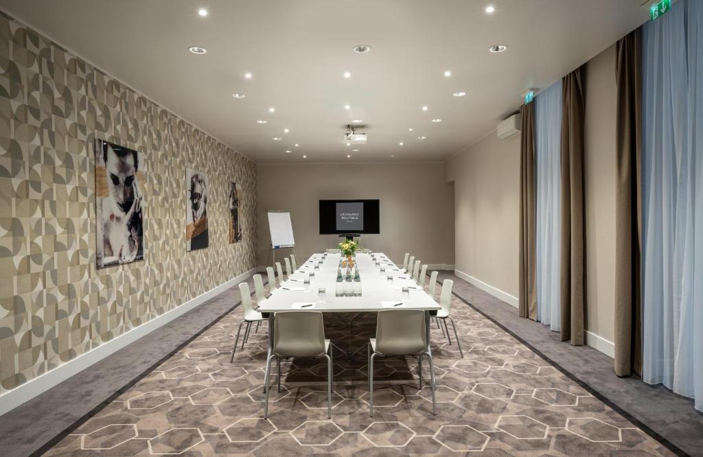 TV a/nebo společenská místnost v ubytování Leonardo Boutique Hotel Rome Monti