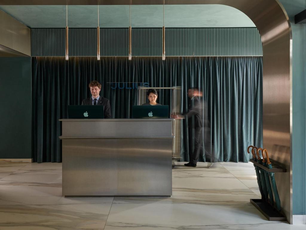 The Julius Prague - Resim 45