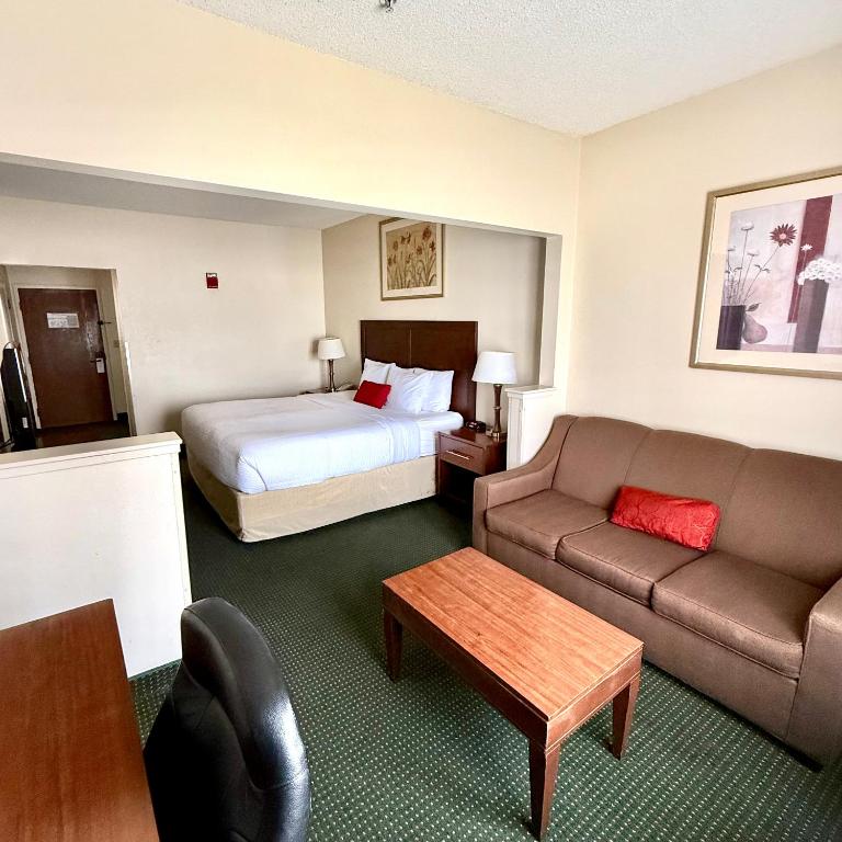 Ramada by Wyndham Denver International Airport photo