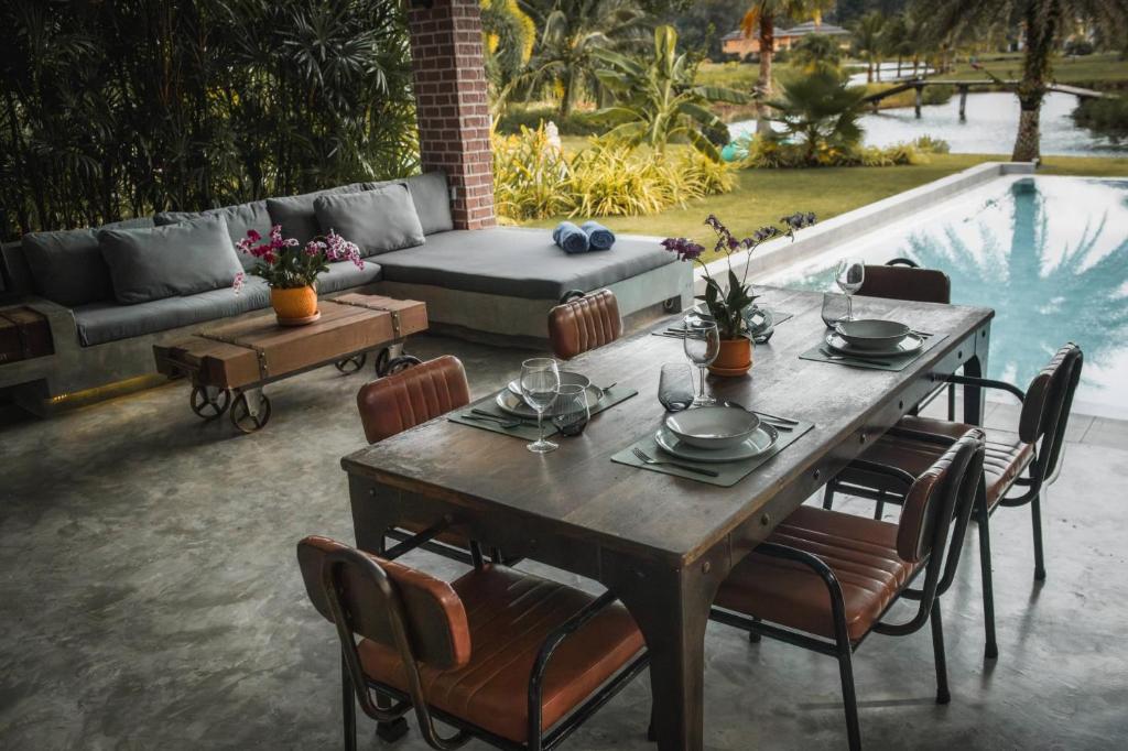 Πισίνα στο ή κοντά στο Private Pool Villa SunDaily