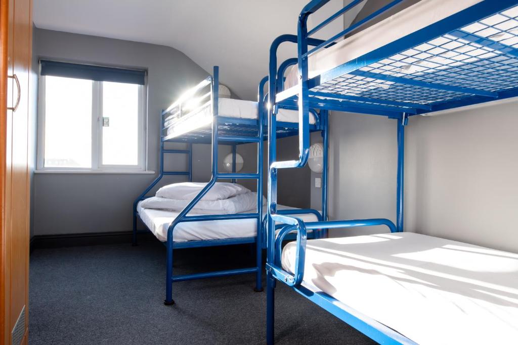 Katil atau katil-katil dalam bilik di The Dawson Hostel Galway