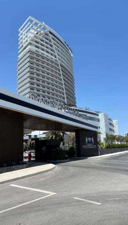 Grand Sapphire Resort