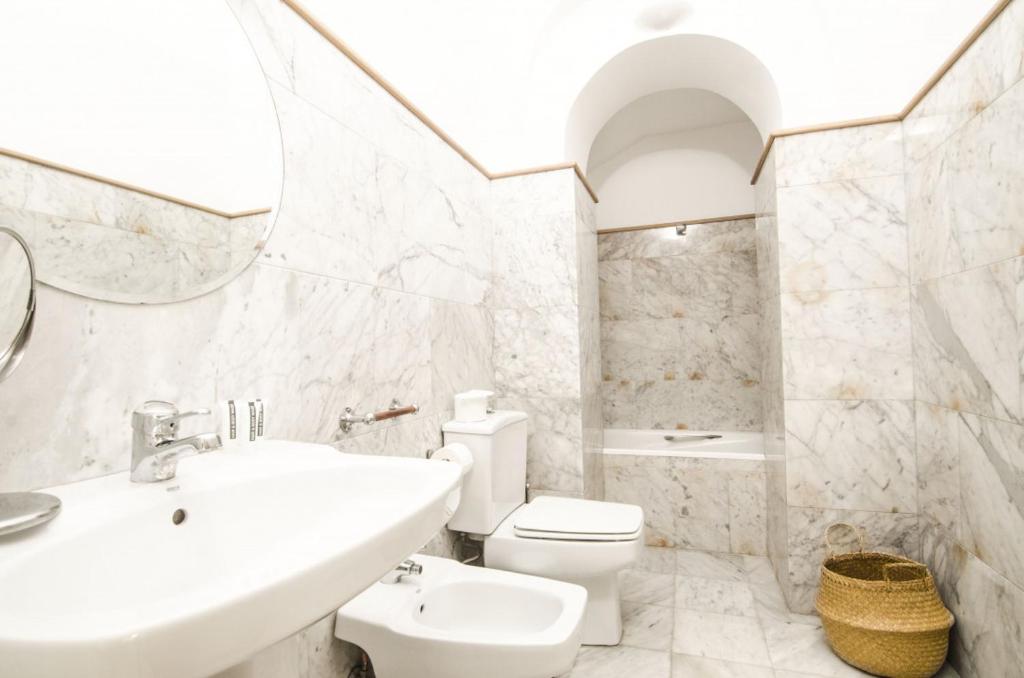 A bathroom at Apartment Fresa, 3
