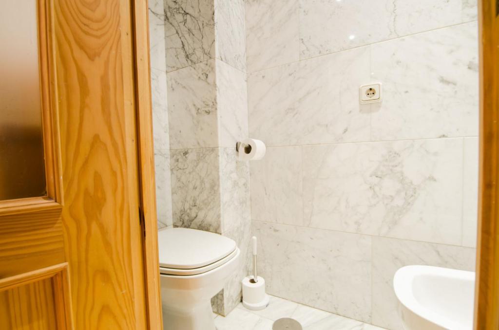 A bathroom at Apartment Fresa, 3