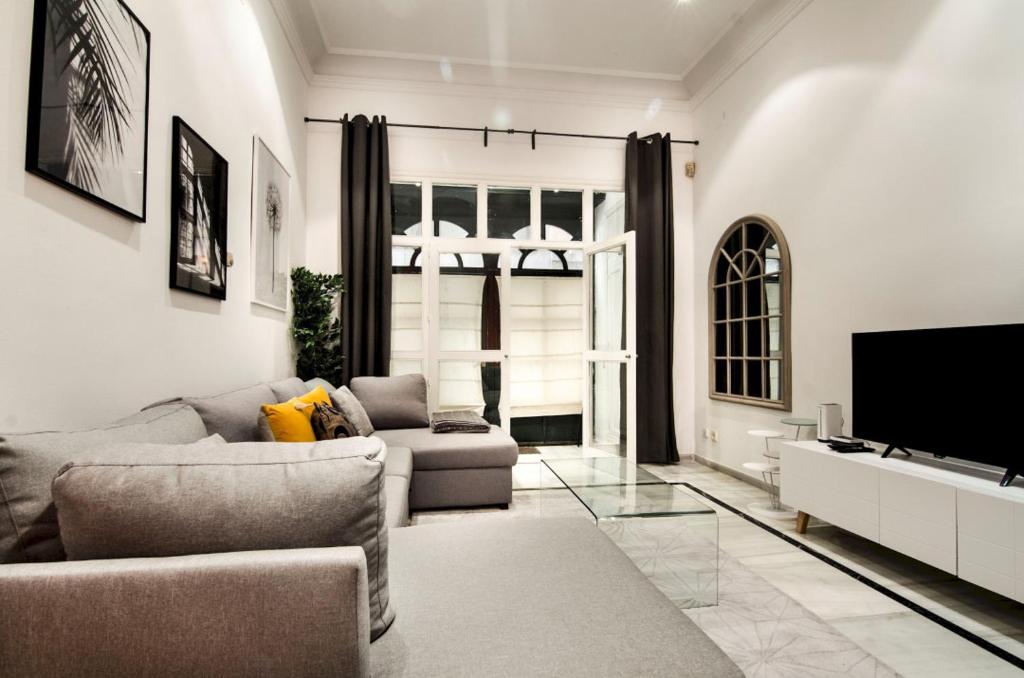 A television and/or entertainment centre at Apartment Fresa, 3