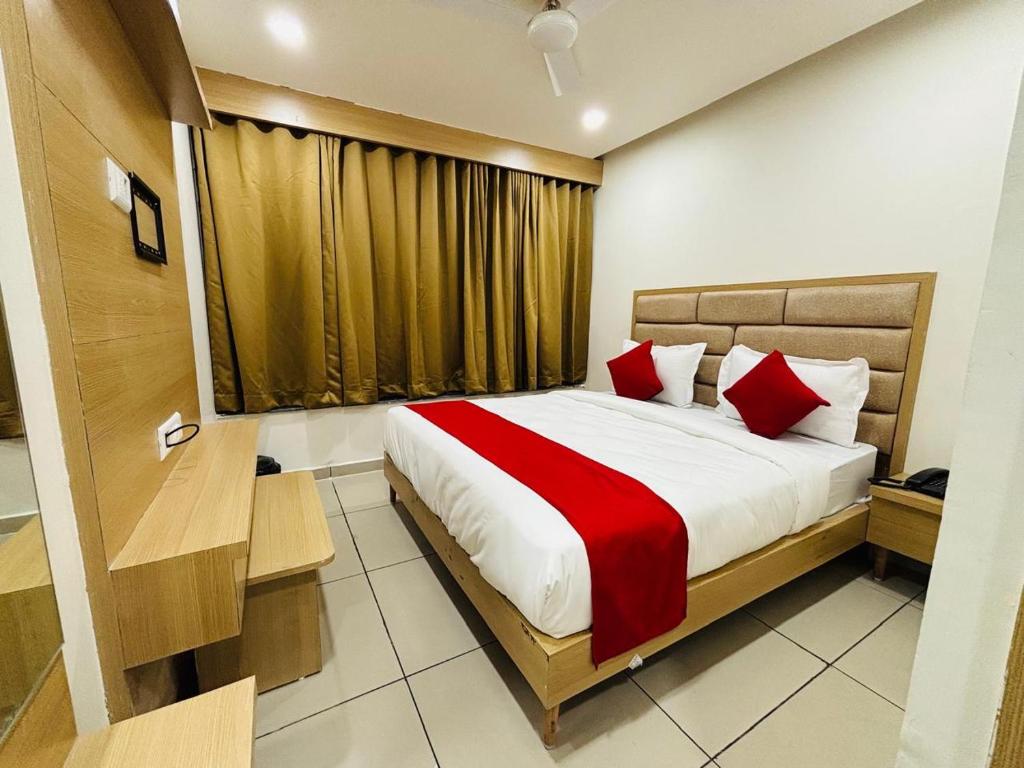 Фотография из галереи Hotel BK Palace AC Rooms в городе Вадодара