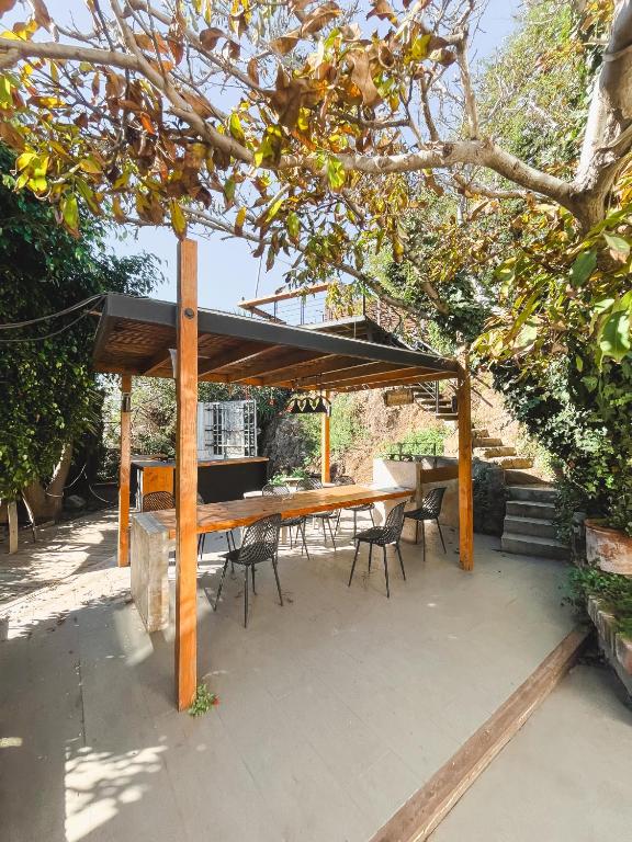 Patio nebo venkovní prostory v ubytování MalaYerba Hostel