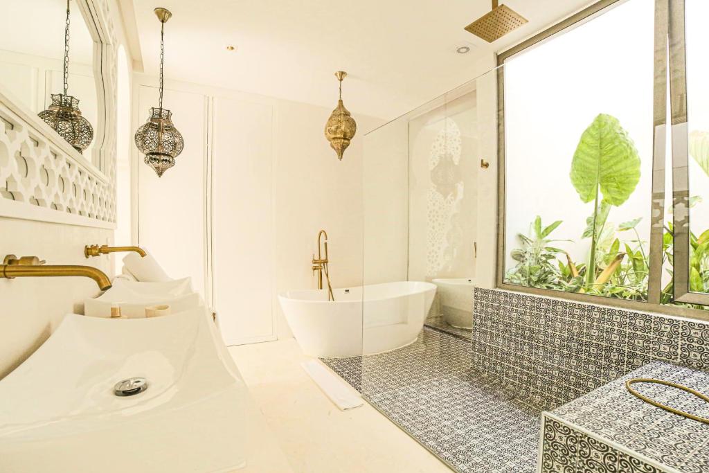 Ванная комната в Sana Tulum Beachfront Boutique Hotel