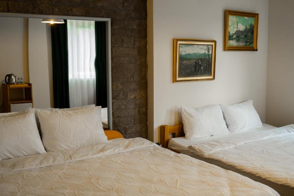 Bujtina Podguri Stay in Peja with Breakfast - Deluxe Quadruple Room