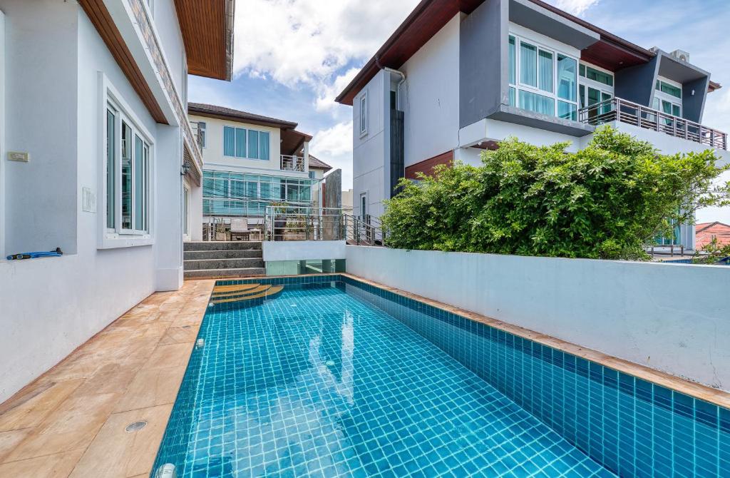 Bazén v ubytování Surisa Seaview Pool Villas nebo v jeho okolí
