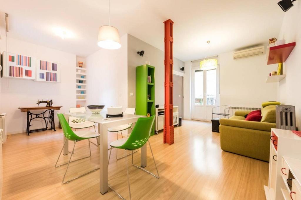 Latina City Center - Bright Cozy 1BD