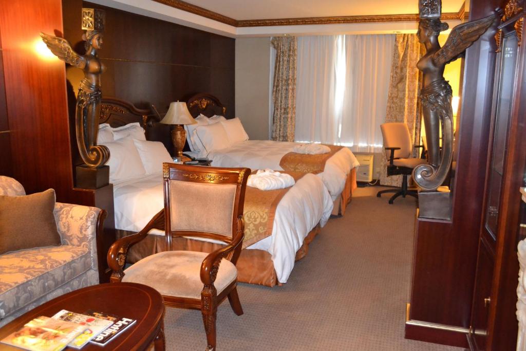 Posezení v ubytování Radisson Hotel Toronto Airport West