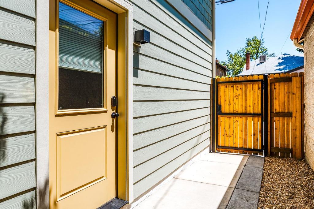 Galeriebild der Unterkunft Less Than 1 Block to City Park New-Build Apt in Denver! in Denver